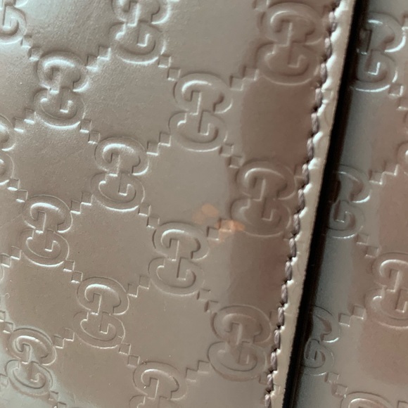 Authentic Gucci Microguccissima Monogram
Patent Leather Wallet - Picture 4 of 15